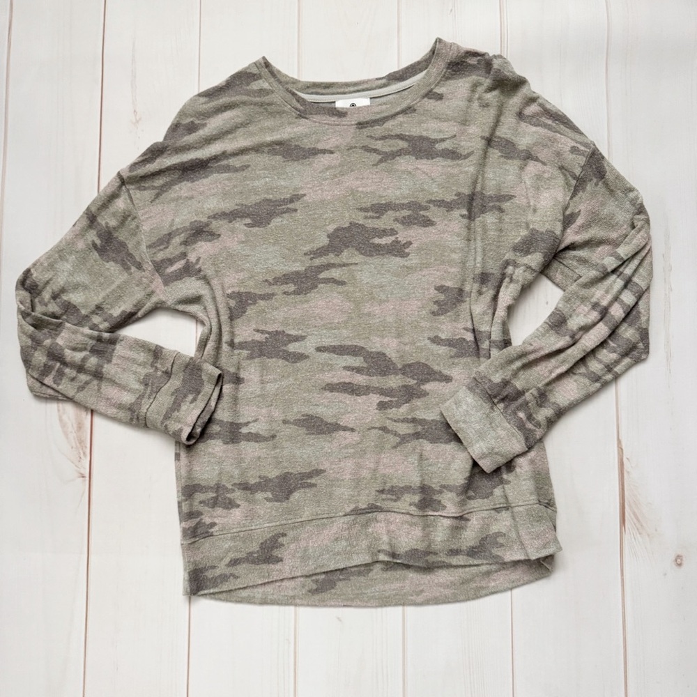Sundry Camo Long Sleeve Top